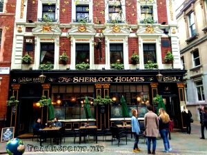 Sherlock-holmes-pub-correre-a-londra